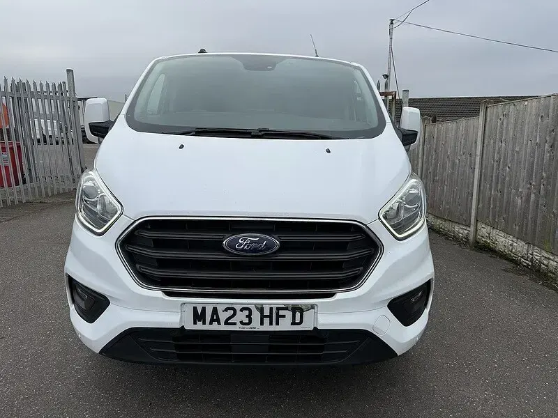 Used Ford Transit Custom Limited 130 HP (95 kW) 2023 White Van