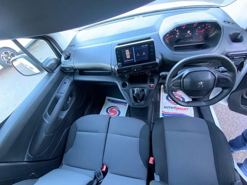 Used Peugeot Partner 2020 White MPV