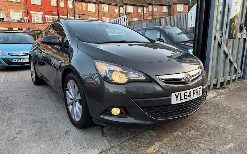 Used Vauxhall Astra GTC SRi 140 HP (102 kW) 2015 Coupe