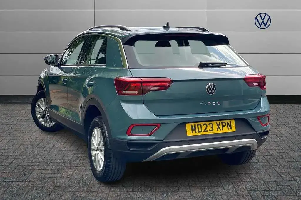 Used VW T-Roc Life 110 HP (80 kW) 2023 Blue SUV
