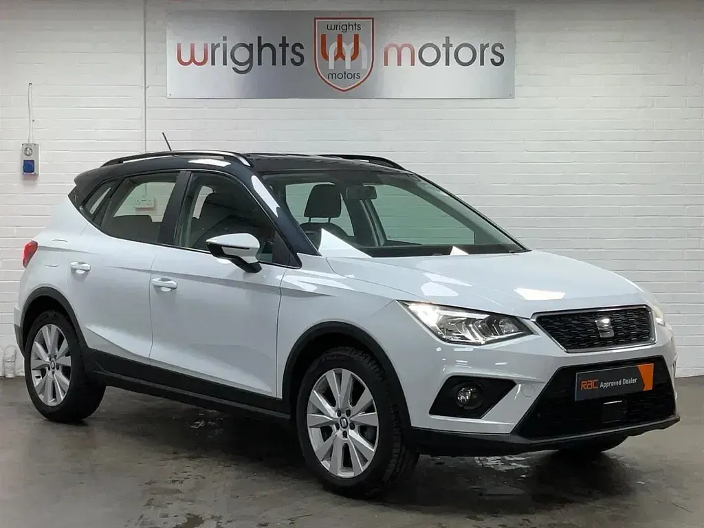 Used Seat Arona SE Technology 115 HP (84 kW) 2019 White SUV