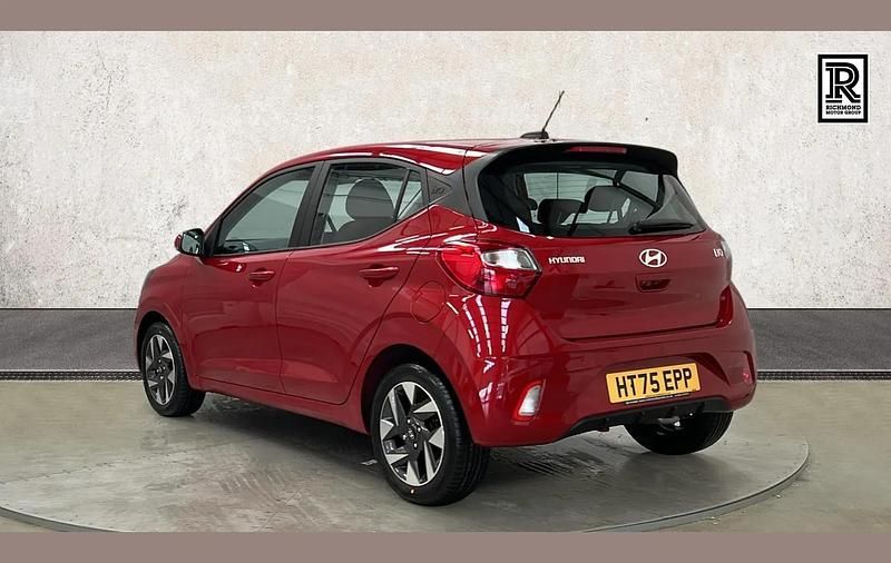 New Hyundai i10 Advanced 83 HP (61 kW) 2025 Red Hatchback