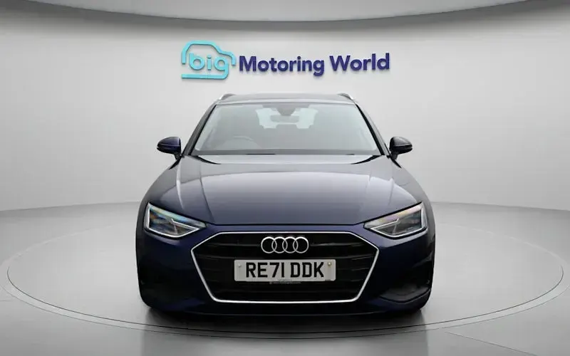 Usado Audi A4 150 HP (110 kW) 2023 Carrinha