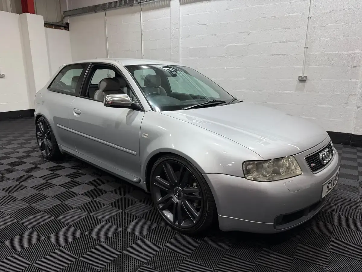 Used Audi A3 Design 265 HP (194 kW) 2001 Silver Hatchback