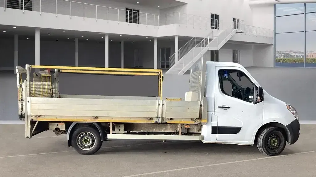 Used Vauxhall Movano 130 HP (95 kW) 2018 White MPV