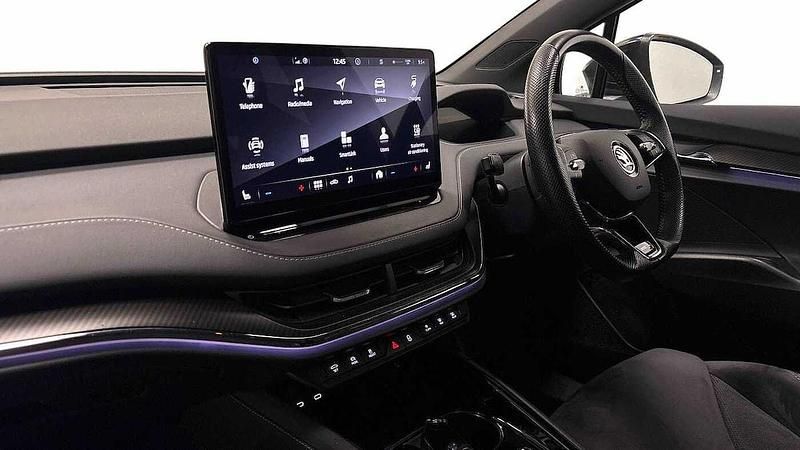 Used Skoda Enyaq iV SportLine 194 kW (265 HP) 2021 Brilliant silver metallic SUV