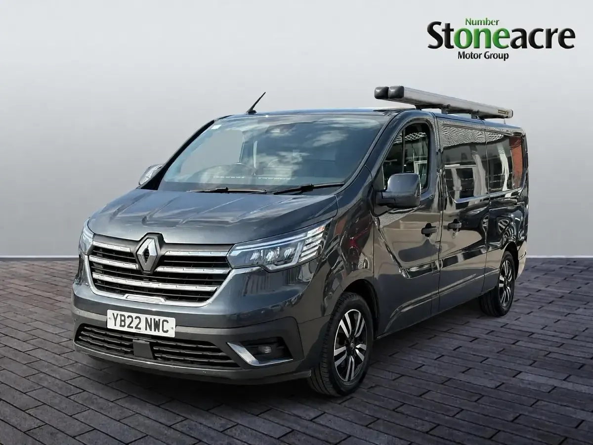 Used Renault Trafic 148 HP (108 kW) 2022 Grey MPV