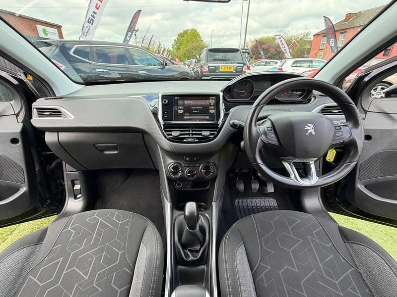 Used Peugeot 2008 Active 75 HP (55 kW) 2017 Black SUV