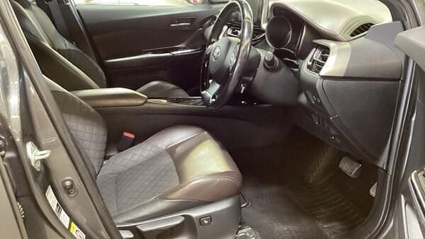 Used Toyota C-HR 2017 Grey SUV