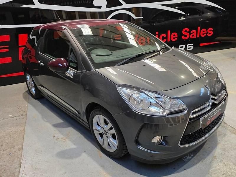 Usado Citroën DS3 120 HP (88 kW) 2012 Cinzento Citadino