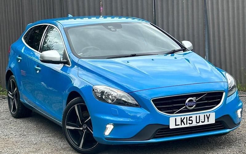 Used 2016 Volvo V40 R-Design Estate | £7,250 (Fair price) - Image 1/4