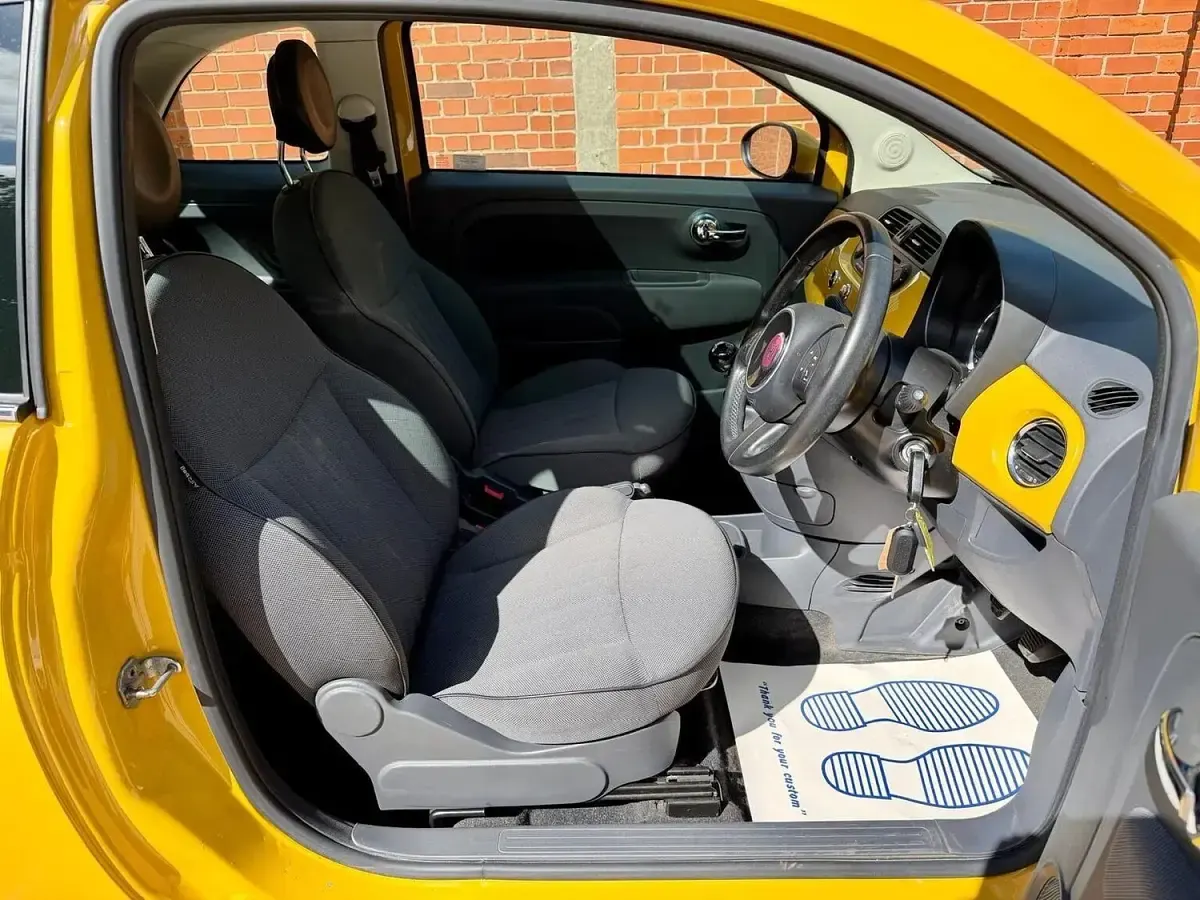 Used Fiat 500 Lounge 69 HP (50 kW) 2014 Yellow Hatchback