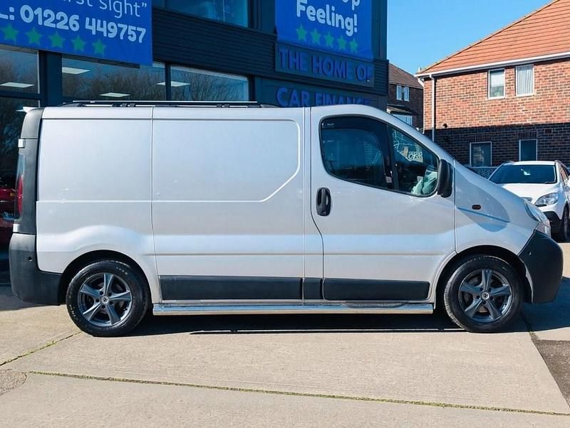 Used Vauxhall Vivaro 100 HP (73 kW) 2006 Silver MPV