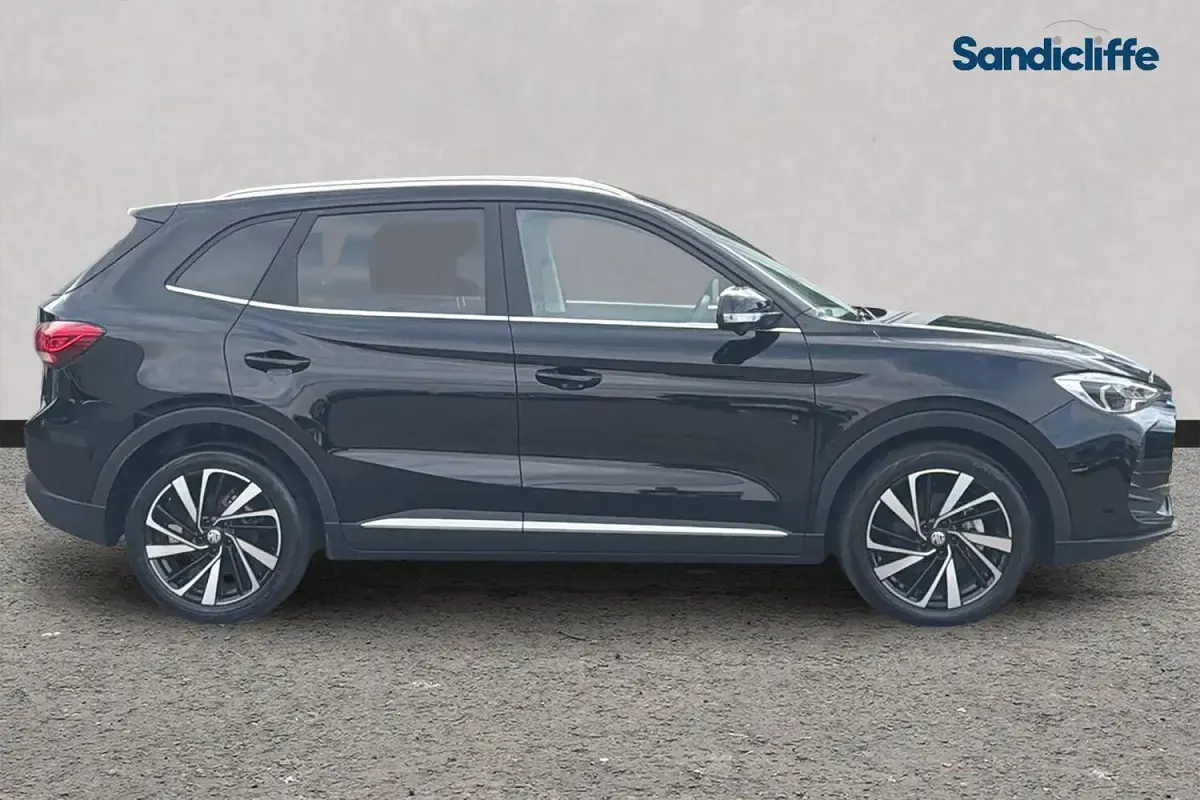 Used MG ZS Trophy 196 HP (144 kW) 2024 Metallic  black pearl SUV
