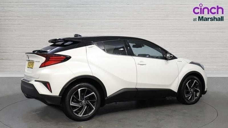 Used Toyota C-HR 122 HP (89 kW) 2020 White SUV