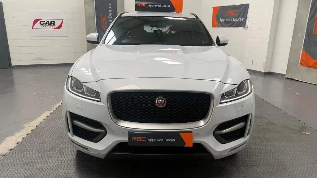 Used Jaguar F-Pace R-Sport 180 HP (132 kW) 2016 White SUV