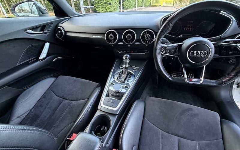 Used Audi TT Black Edition 230 HP (169 kW) 2017 White Coupe