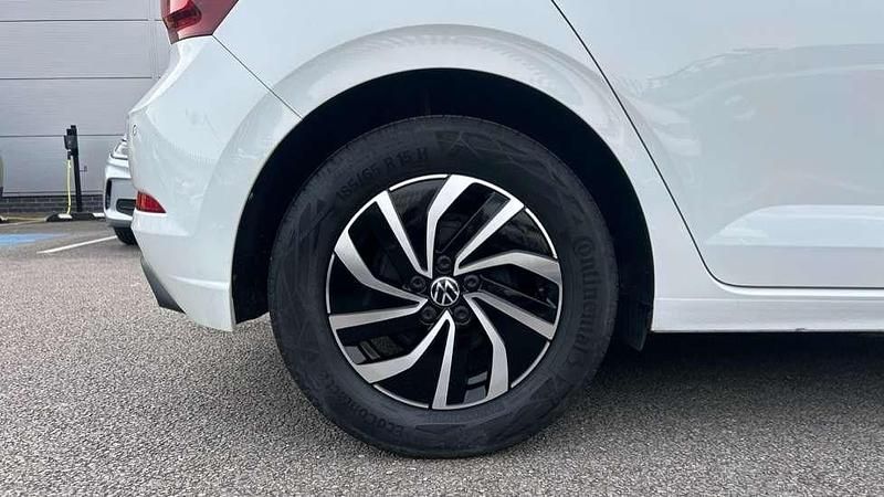 Used VW Polo Life 95 HP (69 kW) 2021 White Hatchback