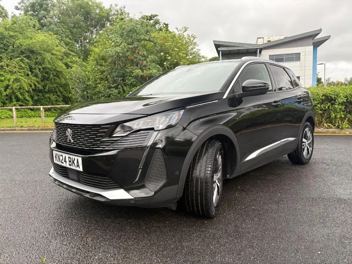 Used Peugeot 3008 Allure 129 HP (94 kW) 2024 Black SUV