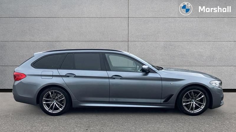 Usado BMW 520 M Sport 190 CV (139 kW) 2020 Azul Familiar
