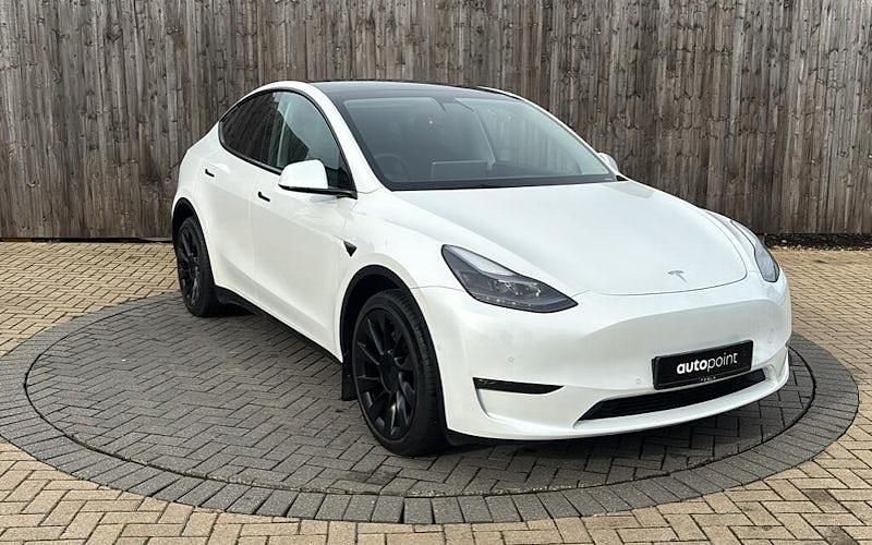 Used 2025 Tesla Model Y Long Range AWD SUV | £27,399 (Good price) - Image 1/2