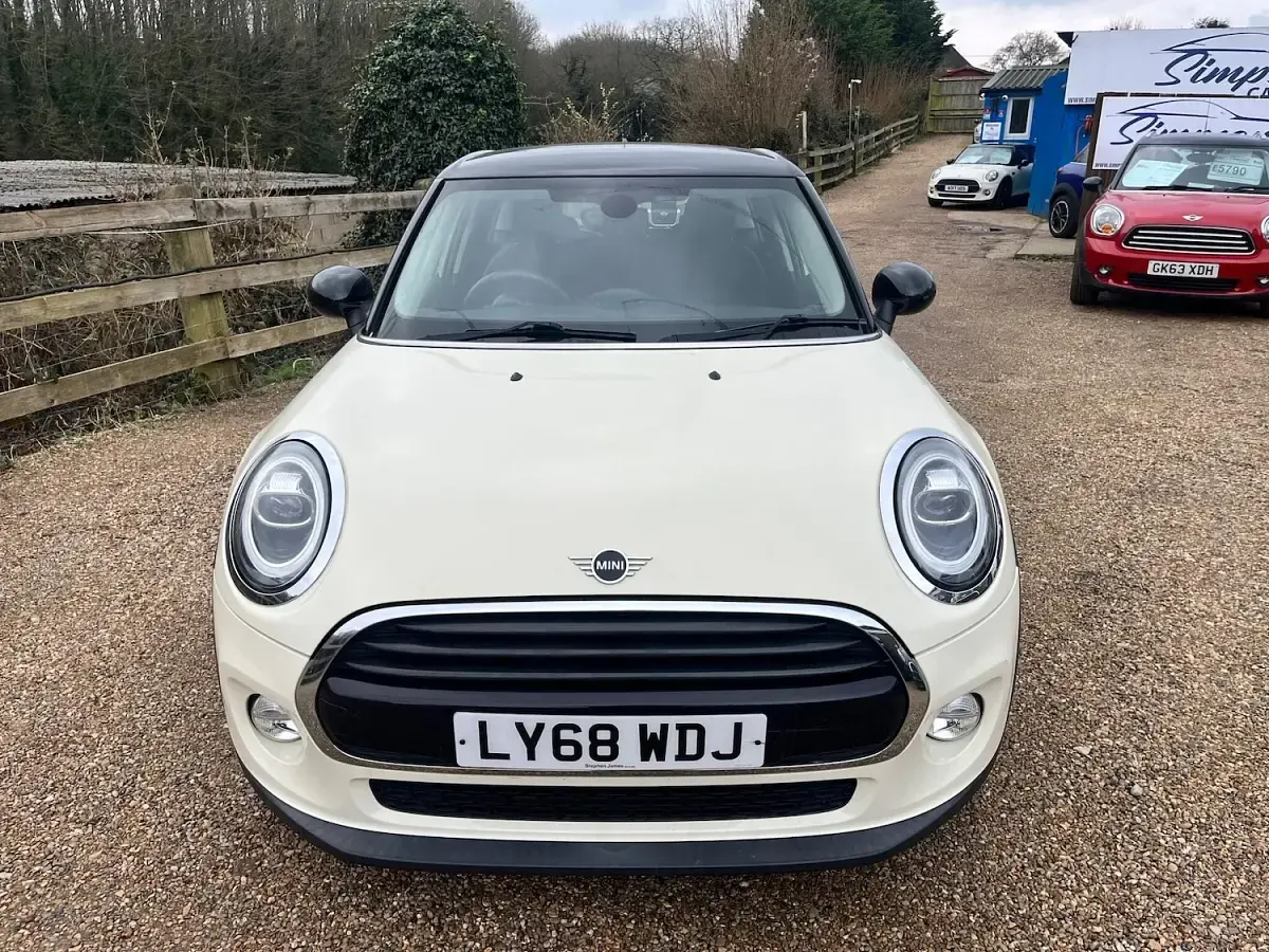 Used Mini Cooper Classic 136 HP (100 kW) 2019 White Hatchback