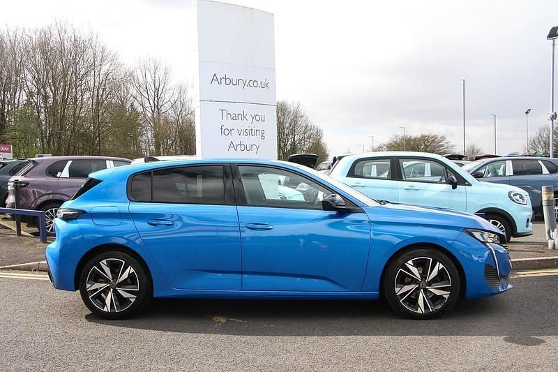 Used Peugeot 308 Allure 130 HP (95 kW) 2022 Blue Hatchback