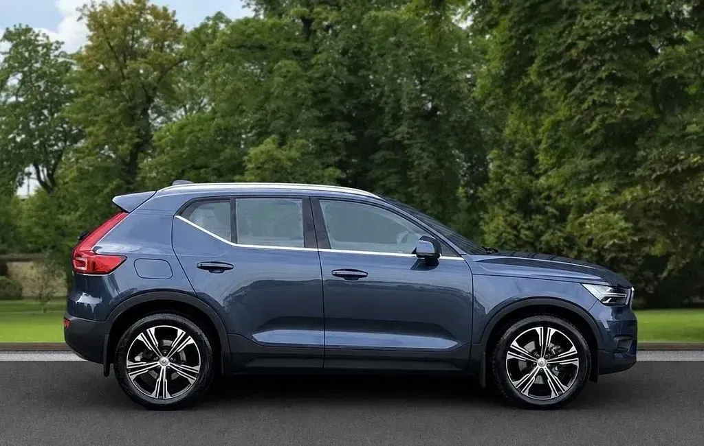 Used Volvo XC40 Inscription 244 HP (179 kW) 2019 Blue SUV