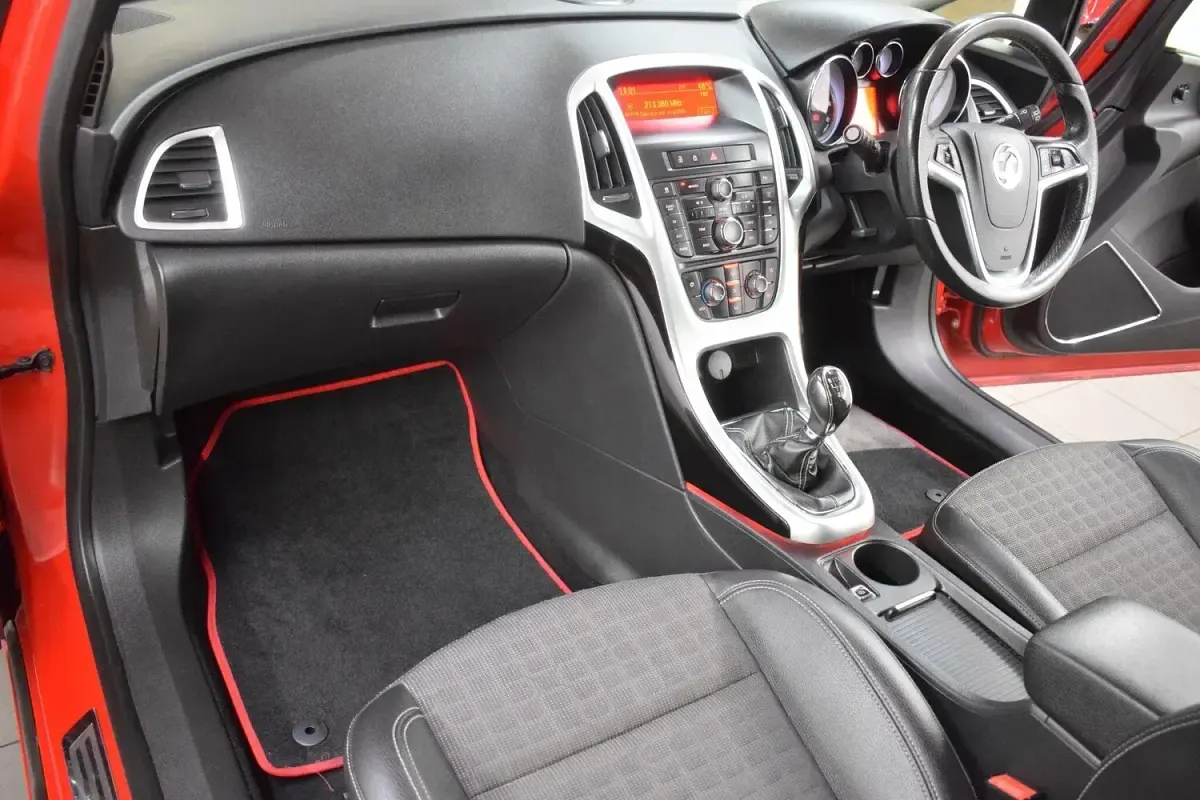Used Vauxhall Astra GTC SRi 2012 Red Hatchback
