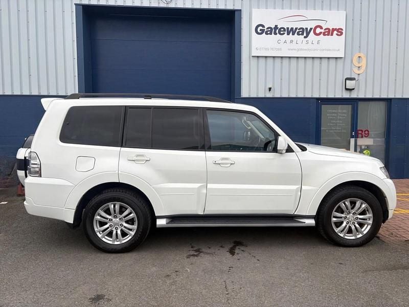 Used Mitsubishi Shogun 197 HP (144 kW) 2015 White SUV