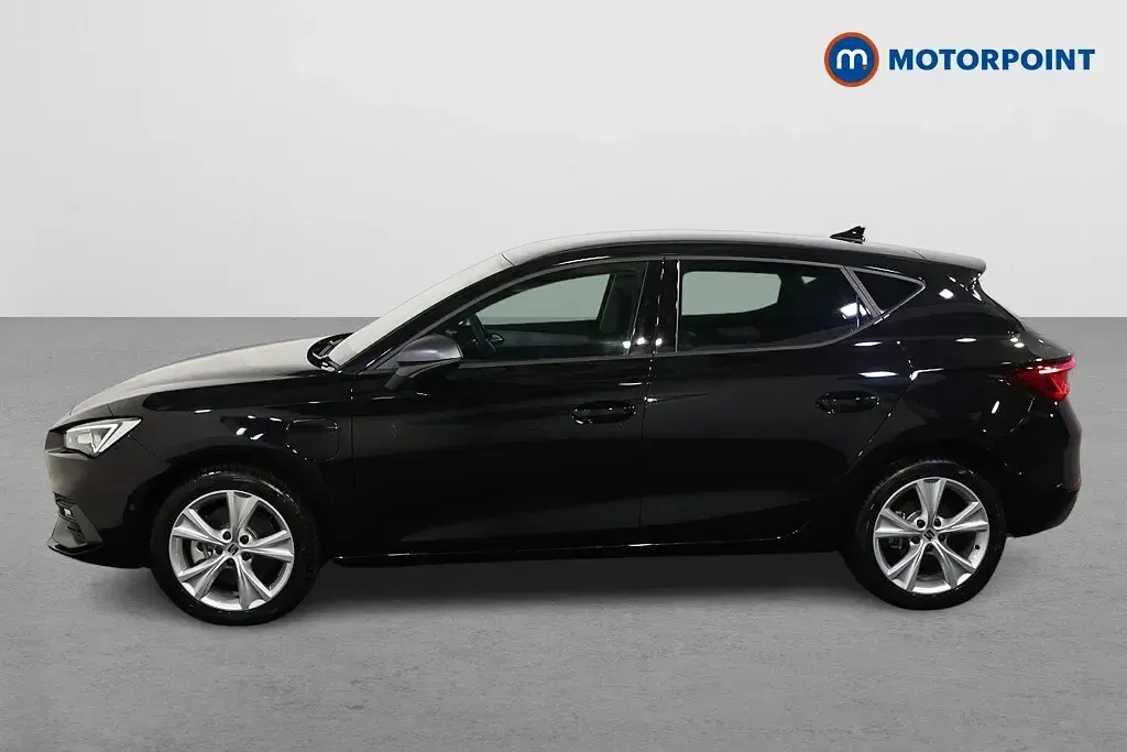 New Seat Leon FR 2025 Black Hatchback