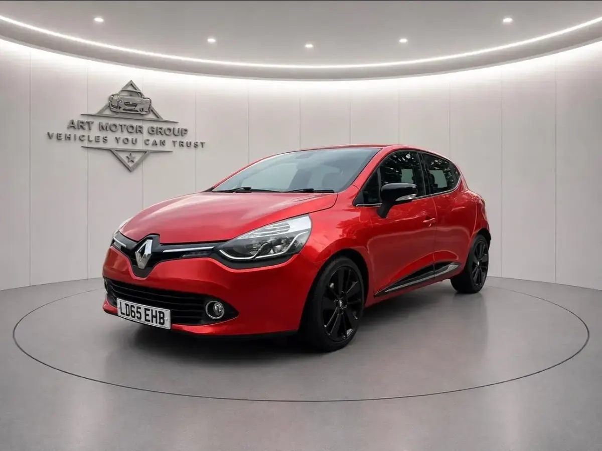 Used Renault Clio Dynamique 90 HP (66 kW) 2015 Red Hatchback