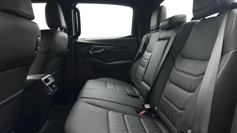 New Isuzu D-Max 163 HP (119 kW) 2025 Black Pickup