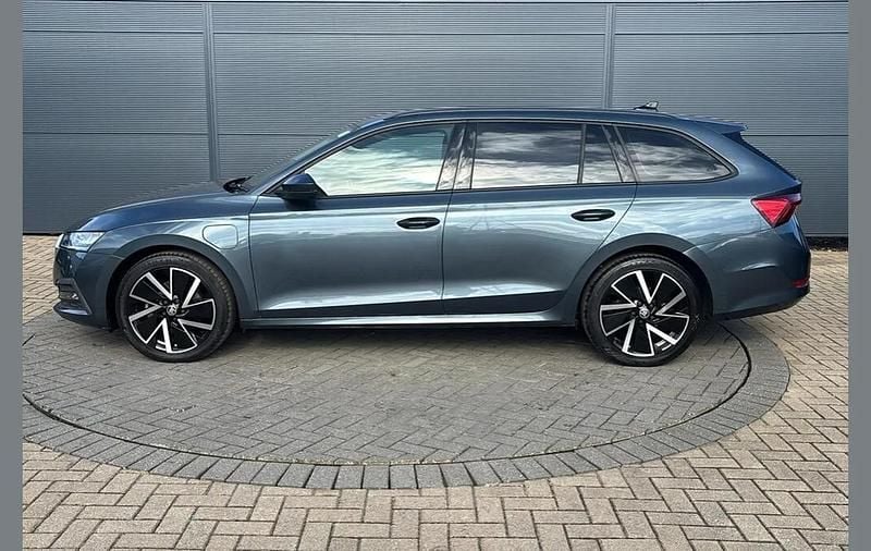 Used Skoda Octavia SE Technology 200 HP (147 kW) 2021 Grey Estate