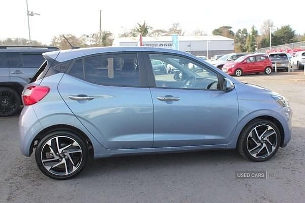 Usado Hyundai i10 Premium 2024 Azul Citadino