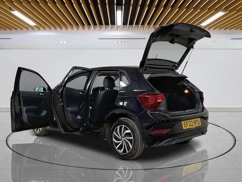Begagnad VW Polo S 95 HK (69 kW) 2022 Svart Halvkombi