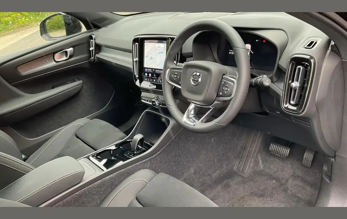 Nuevo Volvo EX40 Plus 185 kW (252 CV) 2026 Negro SUV