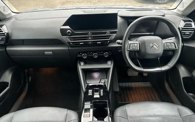 Used Citroën e-C4 Shine 100 kW (136 HP) 2023 Red Hatchback