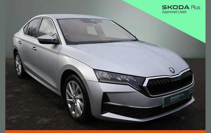 Used Skoda Octavia SE L 147 HP (108 kW) 2024 Brilliant silver metallic Hatchback