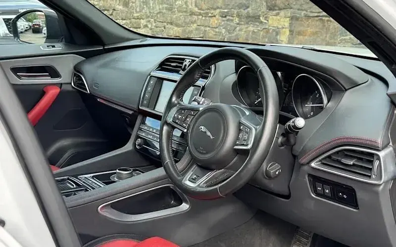 Used Jaguar F-Pace R-Sport 241 HP (177 kW) 2018 White SUV