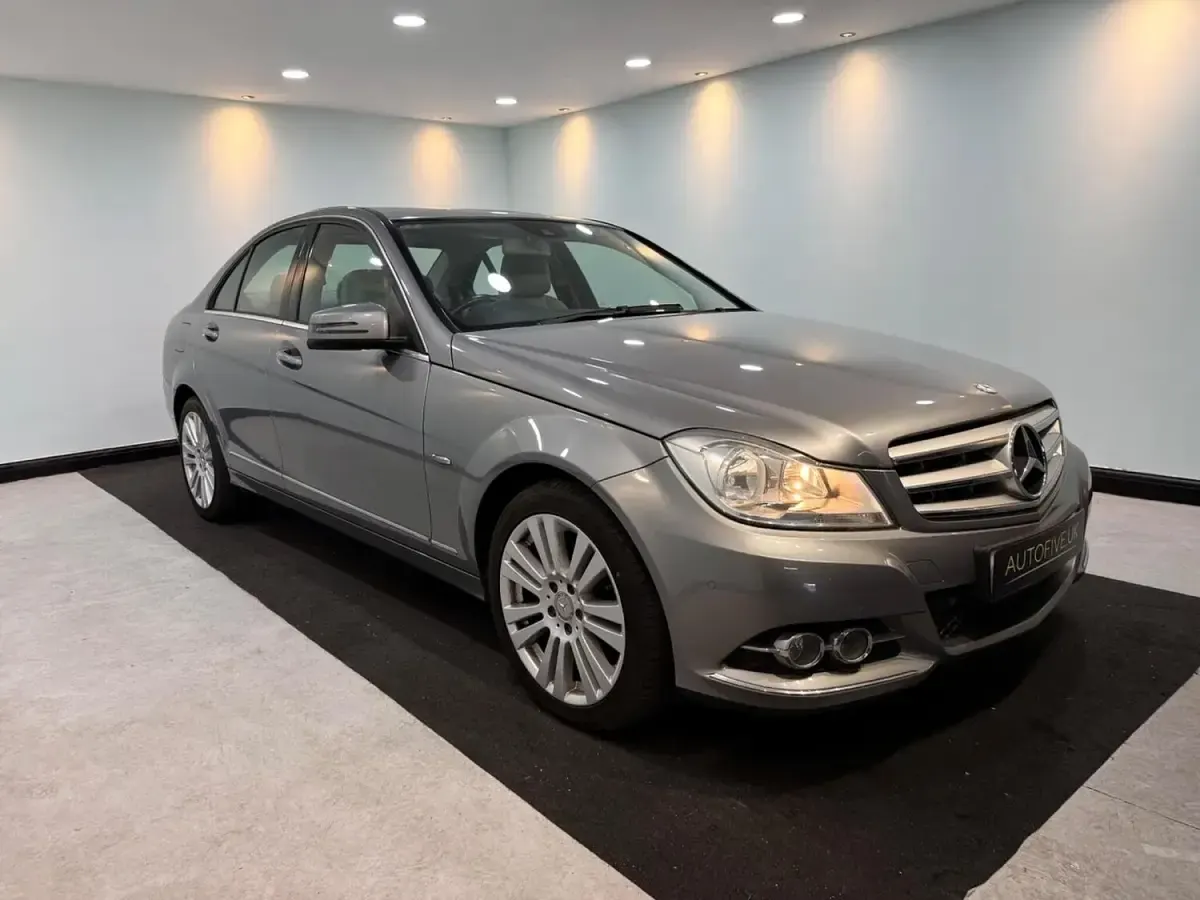 Used Mercedes C180 Elegance 156 HP (114 kW) 2011 Silver Sedan