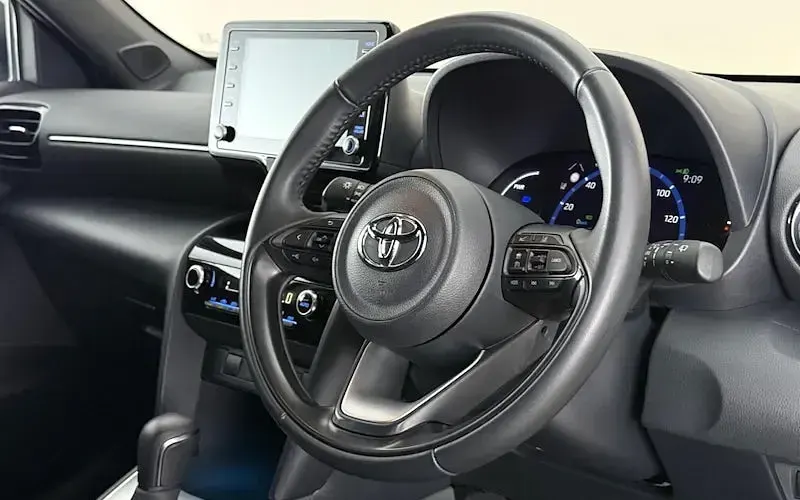 Used Toyota Yaris Hybrid Design 116 HP (85 kW) 2026 Estate