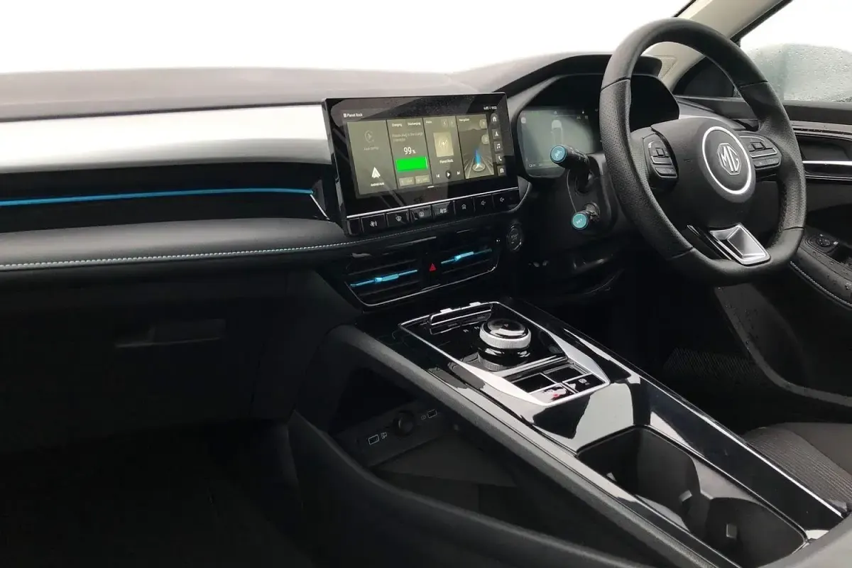 Käytetty MG MG5 EV SE 114 kW (156 HP) 2025 Hopea Farmari