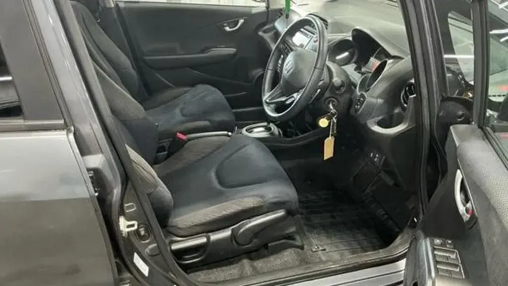 Used Honda Jazz ES 2014 Grey Hatchback