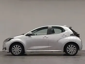 Used Toyota Yaris 116 HP (85 kW) 2023 Silver Hatchback