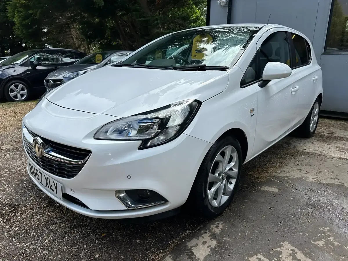 Used Vauxhall Corsa SRi 2017 White Hatchback