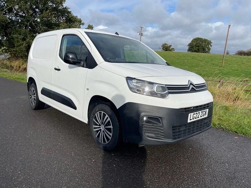 Usado Citroën Berlingo 100 HP (73 kW) 2022 Branco Monovolume
