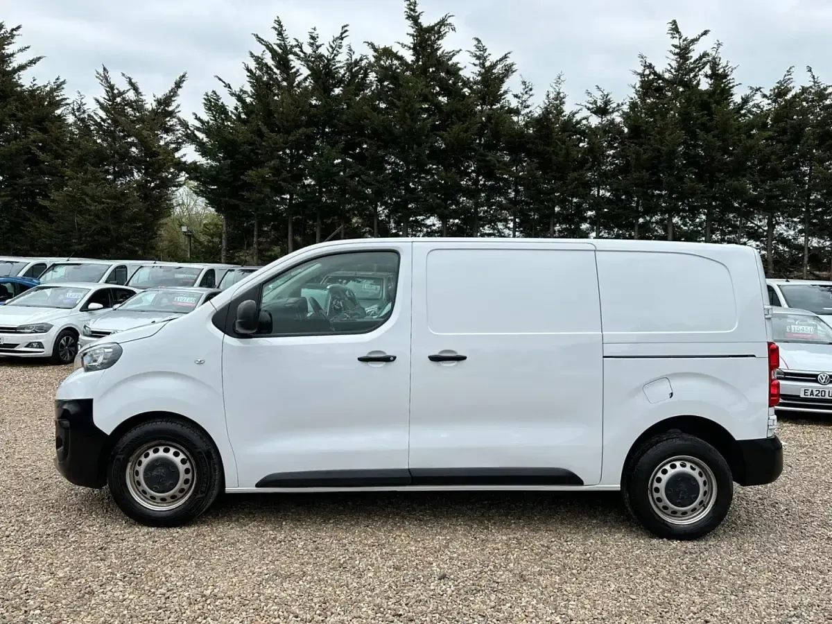 Second-hand Peugeot Expert Premium 2023 Alb Van