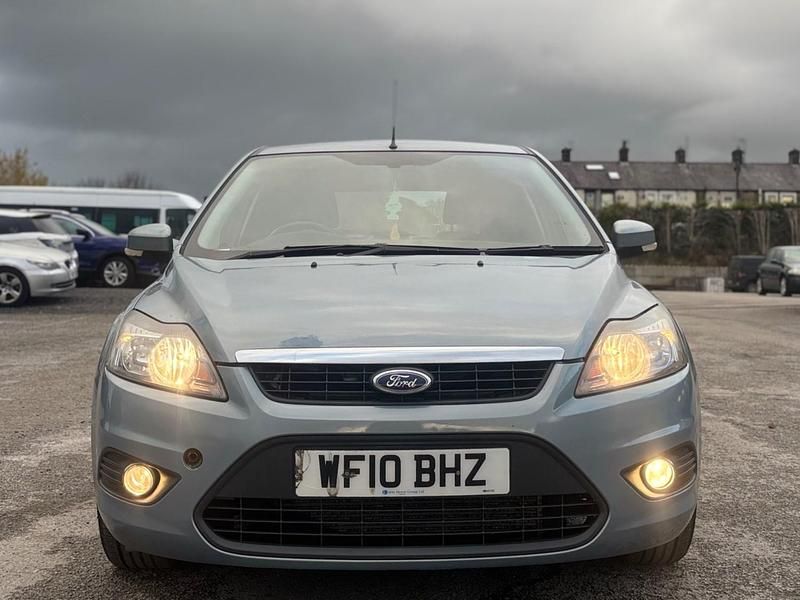 Used Ford Focus Zetec 110 HP (80 kW) 2010 Blue Hatchback