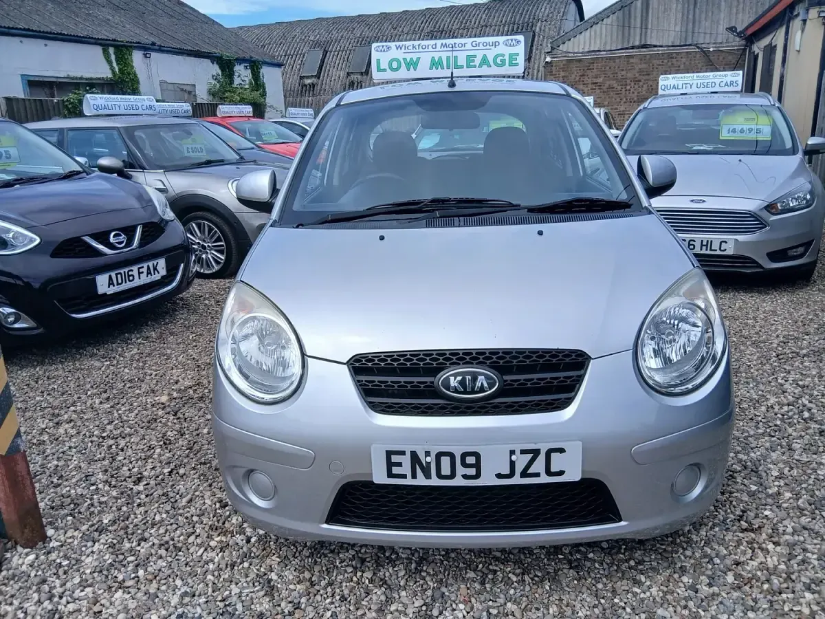 Used Kia Picanto 61 HP (44 kW) 2009 Silver Hatchback